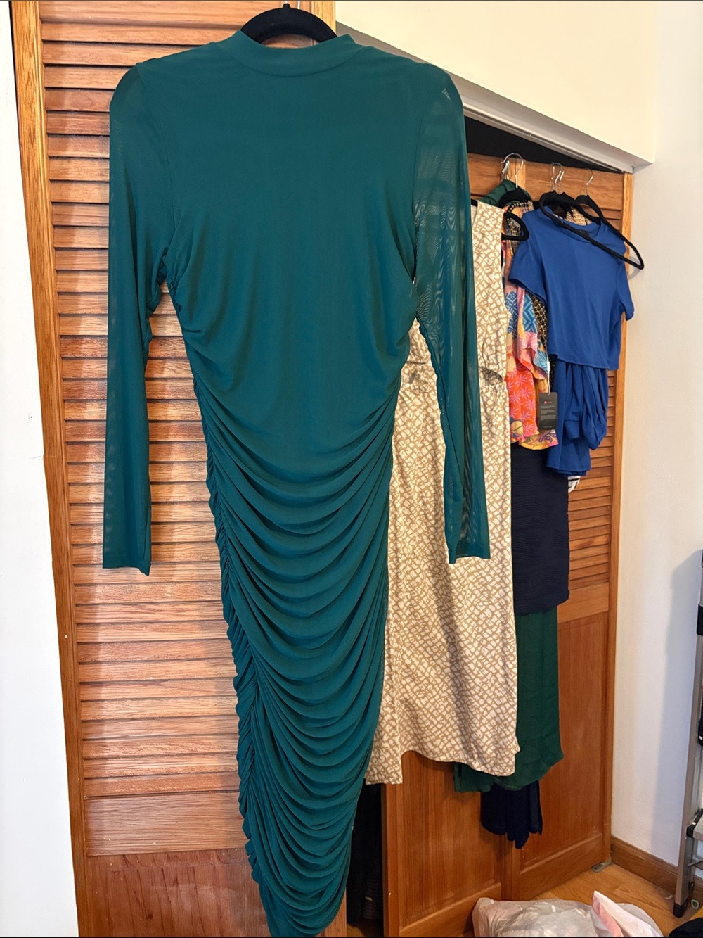 AKIRA Teal Ruched Long-Sleeve Bodycon Dress